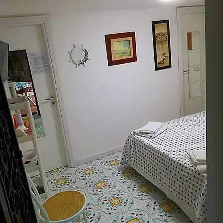 Iscla לינה וארוחת בוקר