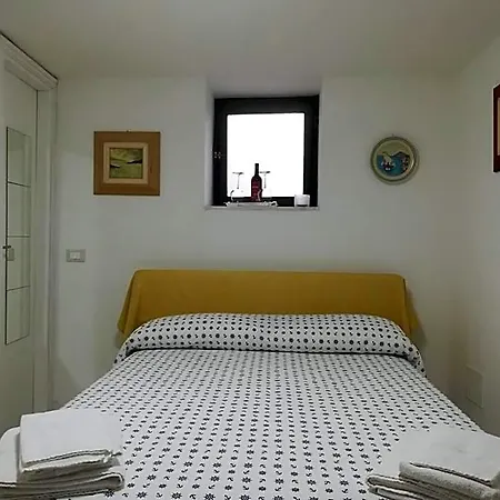 Iscla לינה וארוחת בוקר 3*