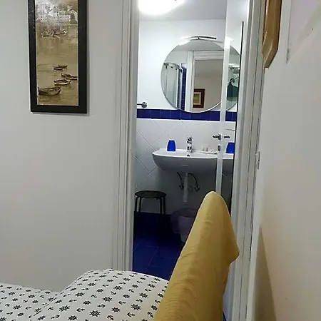 Iscla לינה וארוחת בוקר 3*
